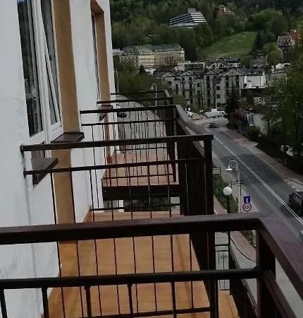 Nocleg ze śniadaniem Domy Wczasowe Tryumfy