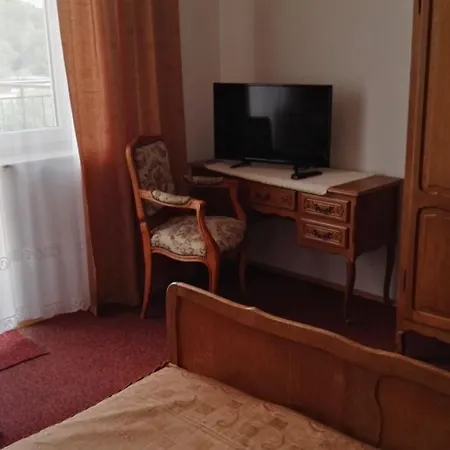 Domy Wczasowe Tryumfy Nocleg ze śniadaniem Krynica-Zdrój