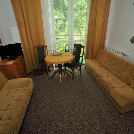 Domy Wczasowe Tryumfy Bed & Breakfast 3*