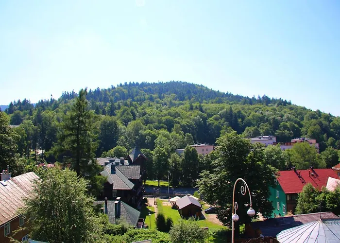 Bed & Breakfast Domy Wczasowe Tryumfy 3*