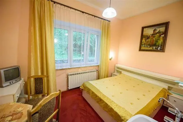 Bed & Breakfast Domy Wczasowe Tryumfy 3*