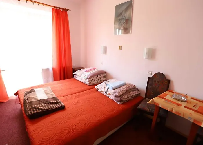 Domy Wczasowe Tryumfy Bed & Breakfast 3*