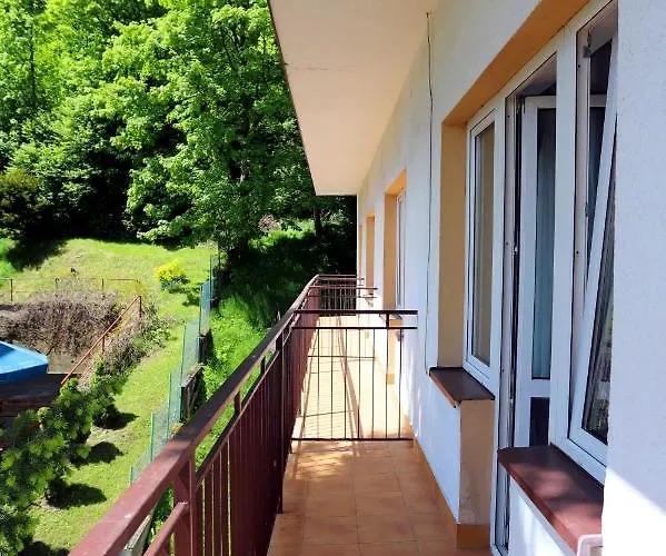 Domy Wczasowe Tryumfy Bed & Breakfast 3*