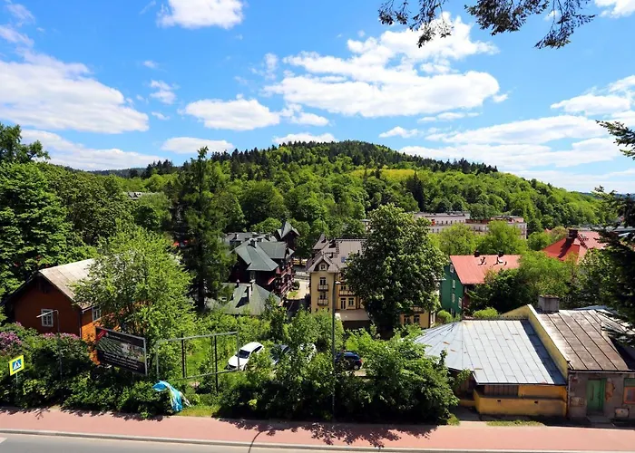 Bed & Breakfast Domy Wczasowe Tryumfy 3*