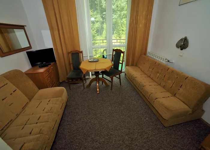 Domy Wczasowe Tryumfy Bed & Breakfast 3*